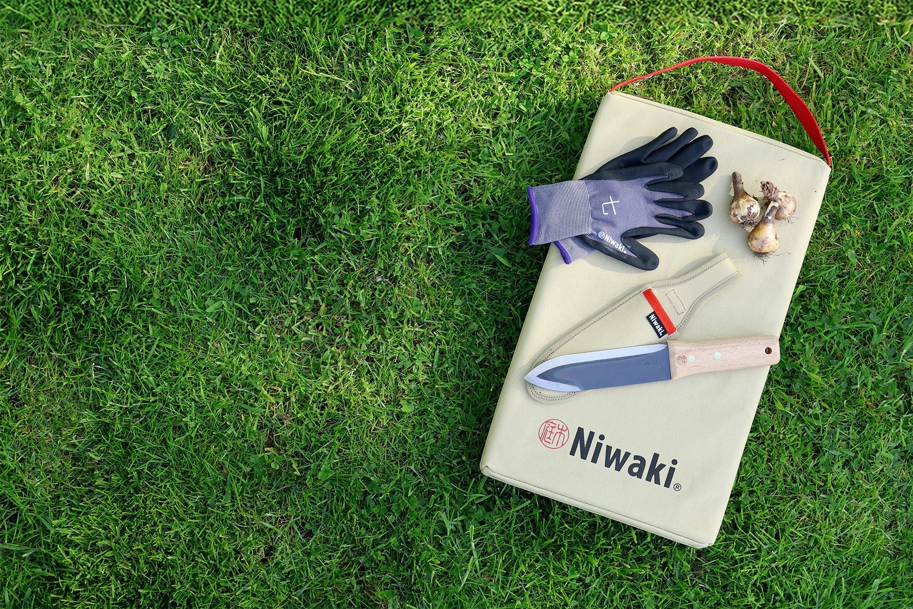 Why Niwaki Garden Tools Are So Special (And Why Gardeners Love Them)