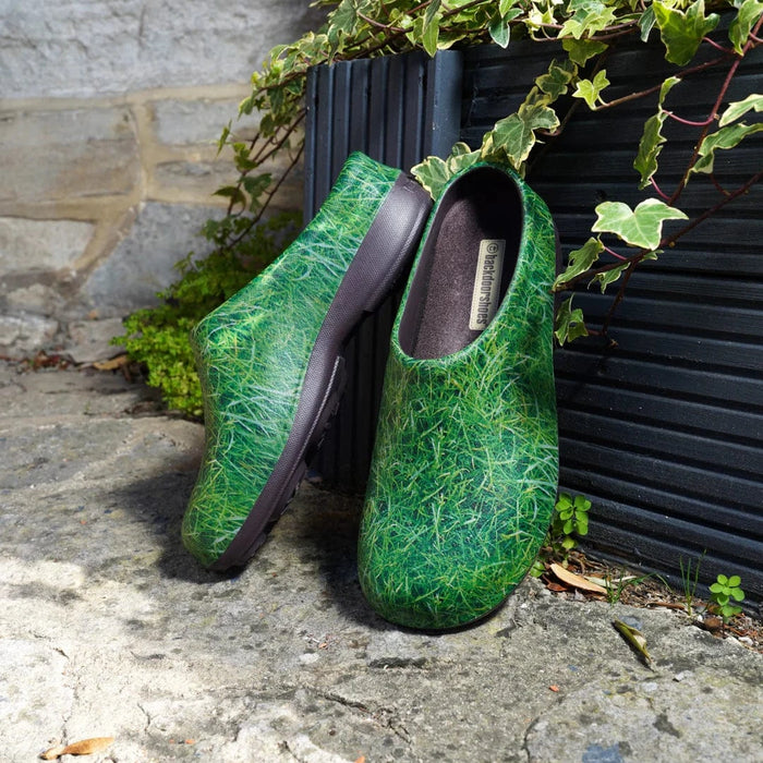 Backdoorshoes Footwear - Men's Clogs - Grass
