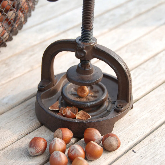 Esschert's Garden Homeware - Cast Iron Nutcracker